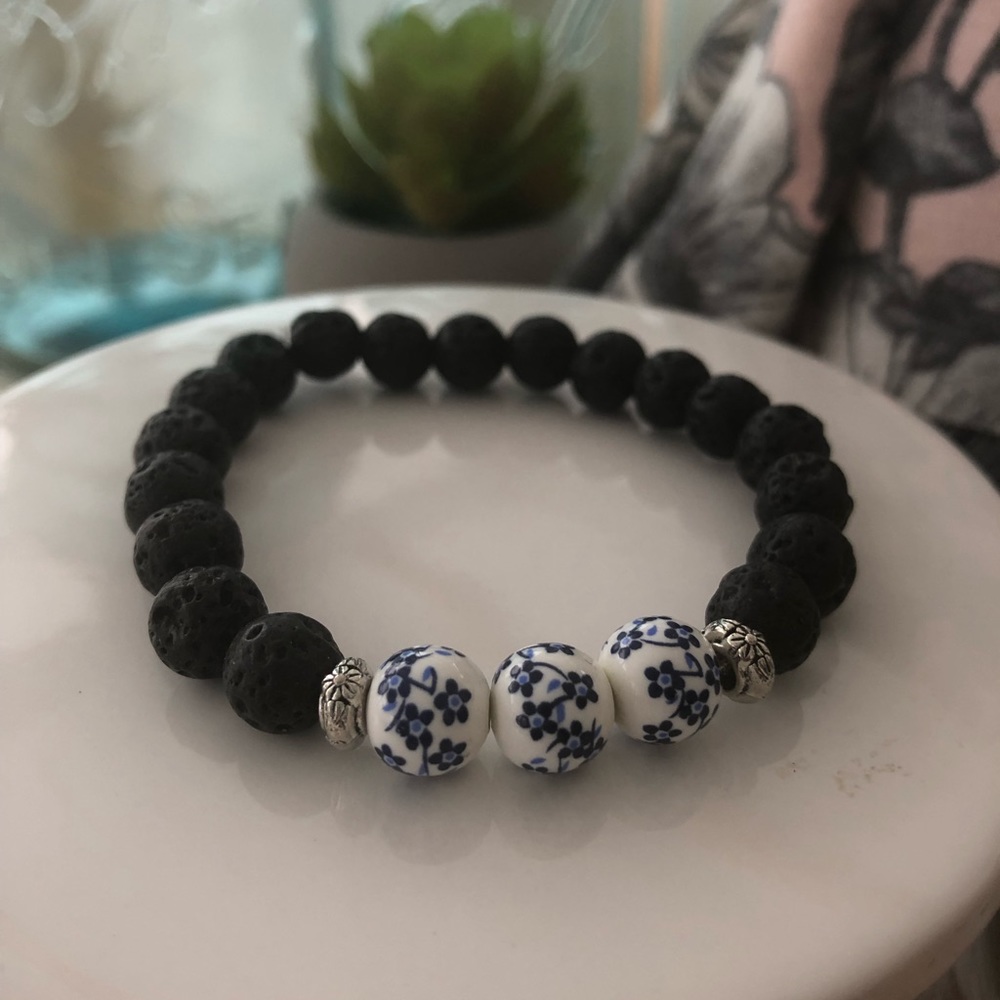 Essential oil diffusing bracelets - Picture 4 of 8